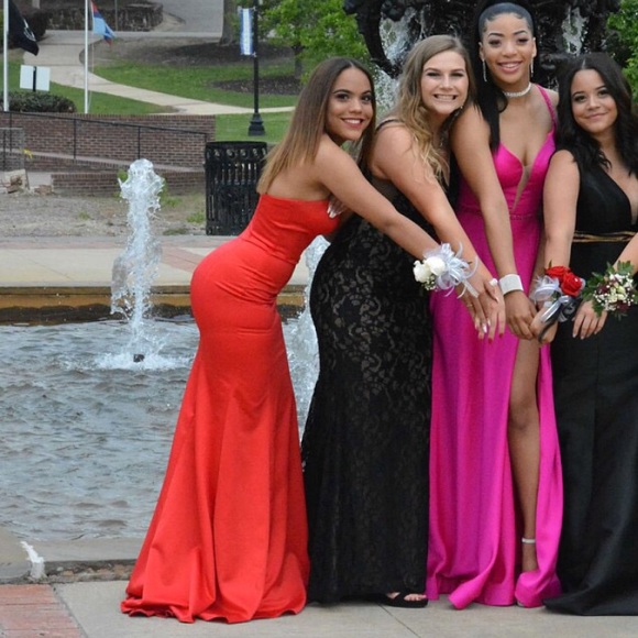 Red mermaid prom dress - Picture 1 of 6